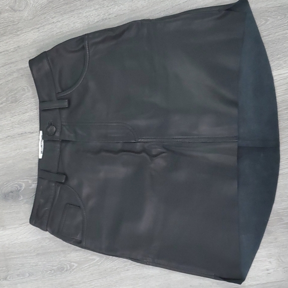 One teaspoon leather mini skirt / size xs New without tags